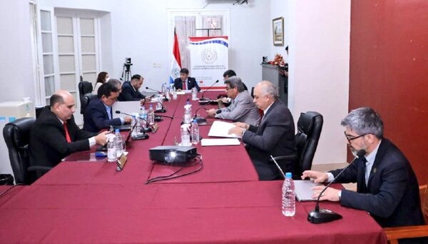 Diario HOY | CM define puntajes para proceso de elección del próximo ministro de Corte