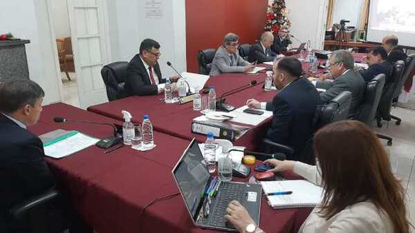 Aprueban modificación del reglamento y jura reemplazante en el Consejo de la Magistratura