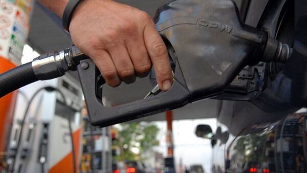 Exigen suspender permisos de gasolineras con medida cautelar