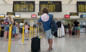 Diario HOY | Se escribe "a punto de" y no "apunto de", recuerda la RAE
