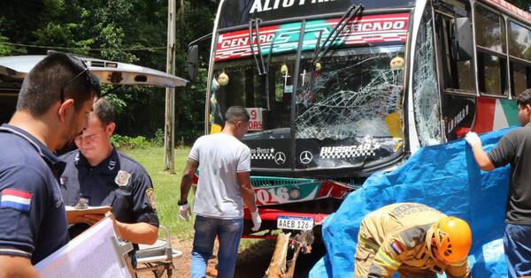 La Nación / En CDE mueren un adulto y un niño en accidente sobre Avda. San Blas del km 10