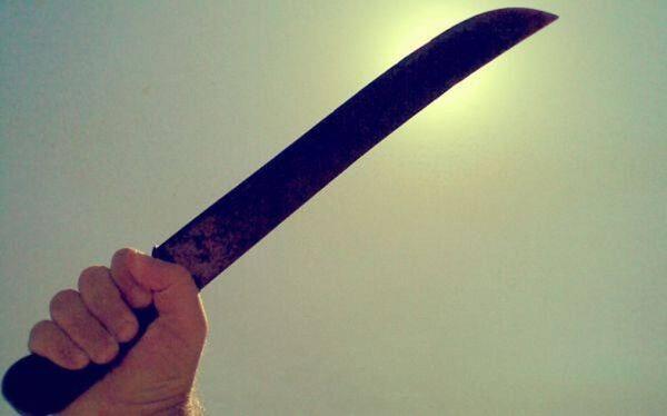 Diario HOY | Alcohol, rencilla personal y arma: sobrino "machetea" a tío en la cabeza