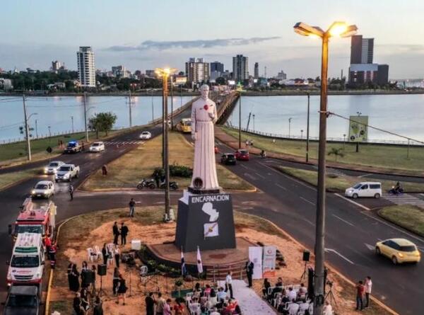 Inauguran un imponente monumento de San Roque González de Santa Cruz en Encarnación - San Lorenzo Hoy