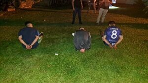 Procesan a tres miembros de una banda de robacoches - ABC en el Este - ABC Color