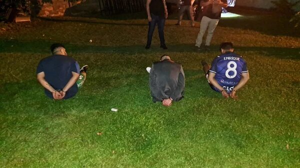 Procesan a tres miembros de una banda de robacoches - ABC en el Este - ABC Color