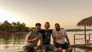 Astronautas en peña lanza su primer videoclip 
