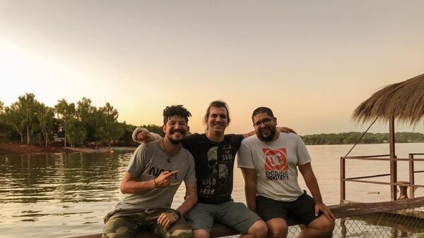 Astronautas en peña lanza su primer videoclip