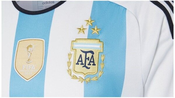 Agotada la nueva camiseta de Argentina con las 3 estrellas