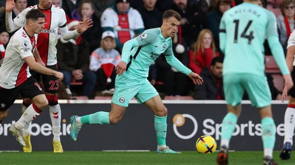 Premier League: Victoria del Brighton de Julio Enciso