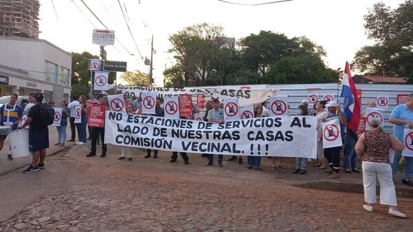 Vecinos “rodeados” de estaciones de servicios piden un alto a construcciones - Nacionales - ABC Color