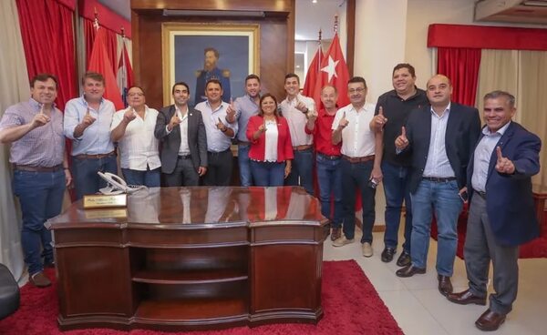 Colorados oficialistas y cartistas reviven el pacto “cicatriz” para las generales del 2023 - Política - ABC Color