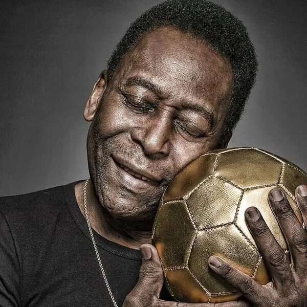 Pelé, otra noche en familia en el hospital - Fútbol Internacional - ABC Color
