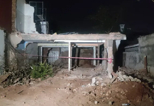Joven obrero muere tras caer sobre él parte de un techo - Noticiero Paraguay