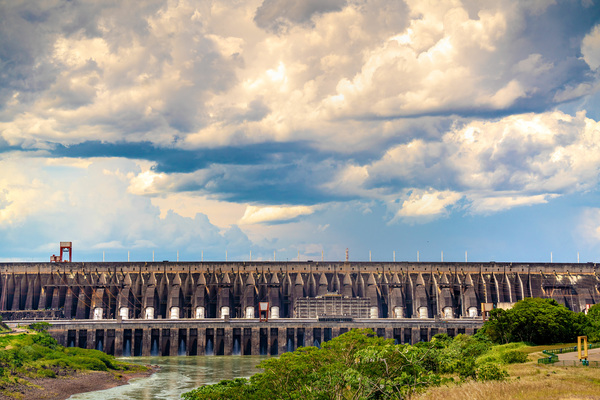 Itaipú Brasil propuso una tarifa provisional para 2023 pero aclara que no hay aprobación
