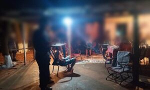 Detienen a hombre que violaba a su hija en complicidad con su pareja