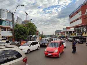Refuerzo policial para evitar cierre del puente San Roque González
