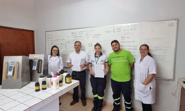 Realizan donación a laboratorio de FIA-UNE