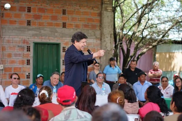 Euclides anuncia alianzas, pero pone condicionamientos - Política - ABC Color