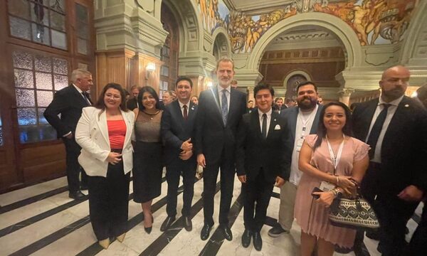 Ministro participa de encuentro internacional sobre cooperación digital para empoderar la juventud