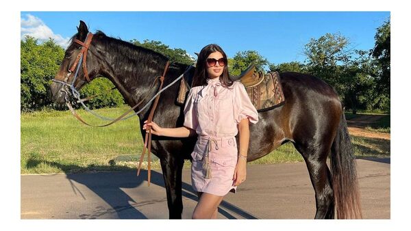 Nadia Ferreira presentó a su caballo, Relámpago