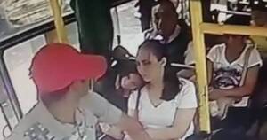 La Nación / Detienen a un joven por asalto en ómnibus y transportista denuncia ataques casi diarios