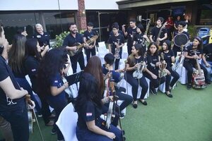 Artistas nacionales de primer nivel acompañarán a Lucas Sugo y Los Alonsitos en el Ykua Bolaños - Música - ABC Color