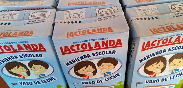 Venden leche de la merienda escolar