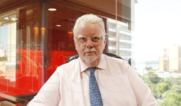 Conor McEnroy fue elegido como el personaje del año por la Revista PLUS este 2022 - Revista PLUS