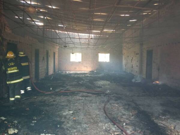 Incendio deja sin hogar a 16 abuelitos en Caaguazú