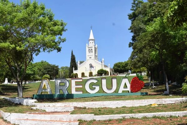 Intendente de Areguá pagó solo la mitad del aguinaldo a los funcionarios - Economía - ABC Color