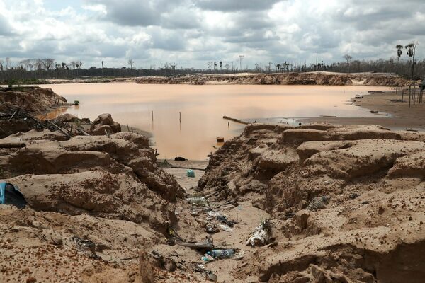 Denuncian que el 28 % de las exportaciones de oro de Perú está en manos de ilegales - MarketData