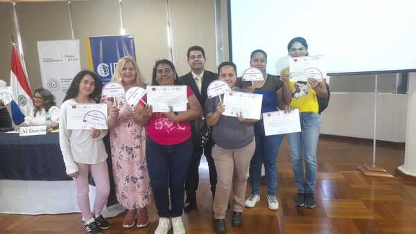 Emprendedoras bañadenses recibieron capital semilla para fortalecer sus negocios