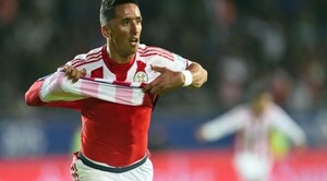 Diario HOY | Lucas Barrios deja el retiro para cumplir un "sueño" en Paraguay