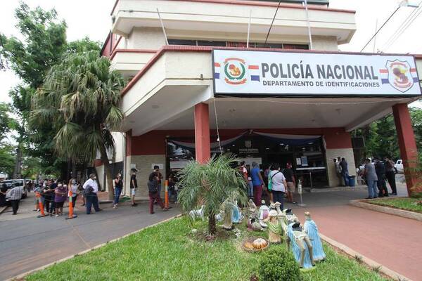 El rollo acude a identificaciones para renovar cédulas y gestionar pasaportes