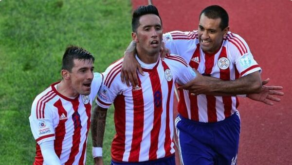 Lucas Barrios, ex histórico de la Albirroja chutará en Trinidense
