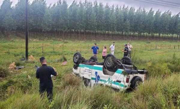 Bebita muere tras volcar la ambulancia en la que viajaba