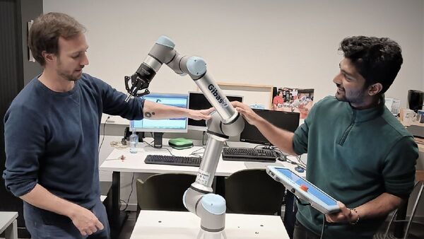 Experimento busca probar si robots pueden inventar herramientas