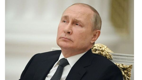 Putin prohíbe exportar petróleo a los países que impongan tope a los precios - Revista PLUS