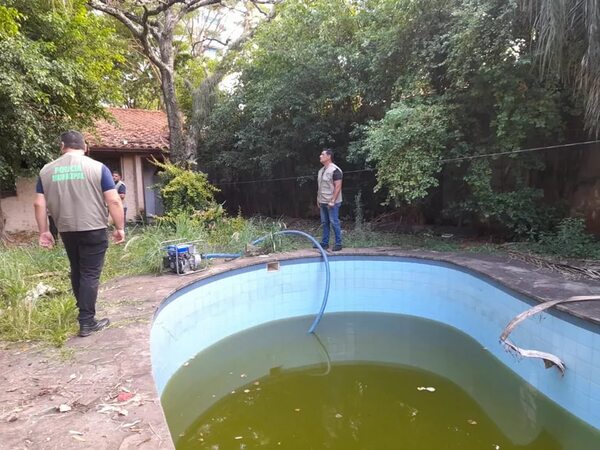 Intervienen propiedad abandonada en el barrio Ykua Sati  - Nacionales - ABC Color