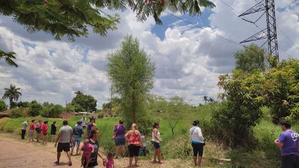 Laurelty: ocho personas fueron aprehendidas por invadir un terreno de la ANDE - San Lorenzo Hoy
