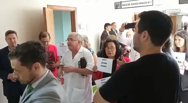 Video: patota de Juan Vera amedrenta a “Menchi” Barriocanal en Palacio de Justicia - Nacionales - ABC Color