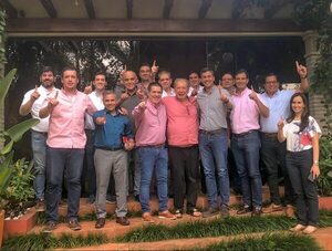 Sin abrazo republicano, se reducen las chances de HC para el 2023, según politólogo · Radio Monumental 1080 AM