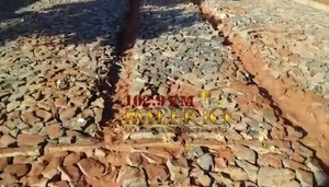 Automovilistas destruyen empedrados inconclusos hechos por la Municipalidad - Radio Imperio