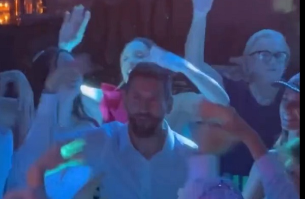 Captan a un Messi “encendido” en fiesta de 15 años - La Prensa Futbolera