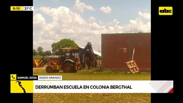 Derrumban con topadoras una escuela en la Colonia Bergthal - A La Gran 7-30 - ABC Color