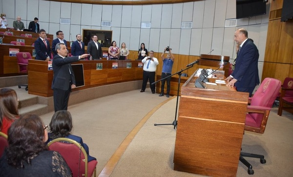 Senado toma juramento a nuevo representante del Poder Ejecutivo ante el Consejo de la Magistratura