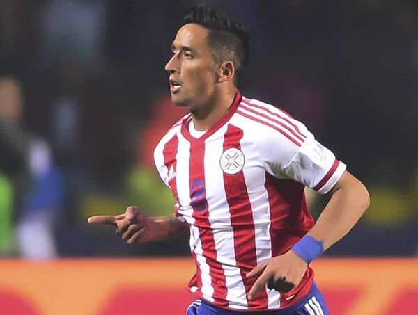 Lucas Barrios, refuerzo de Trinidense: "quería jugar en Paraguay" · Radio Monumental 1080 AM