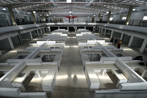 «Libre disponibilidad, récord de entrega de potencia, avances en Aña Cuá e inversión social»