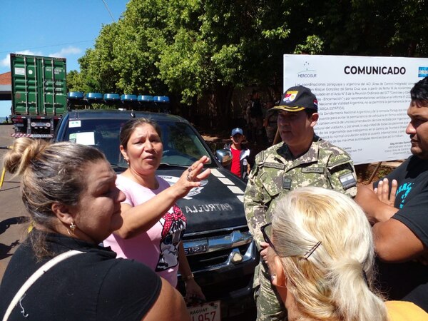 Diario HOY | Paseros de Encarnación exigen agilizar tránsito en cabecera del puente