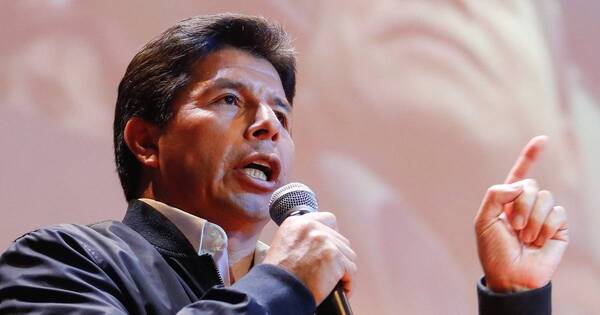La Nación / Perú: detienen a tres generales por pagos para ascender en caso que implica a Castillo